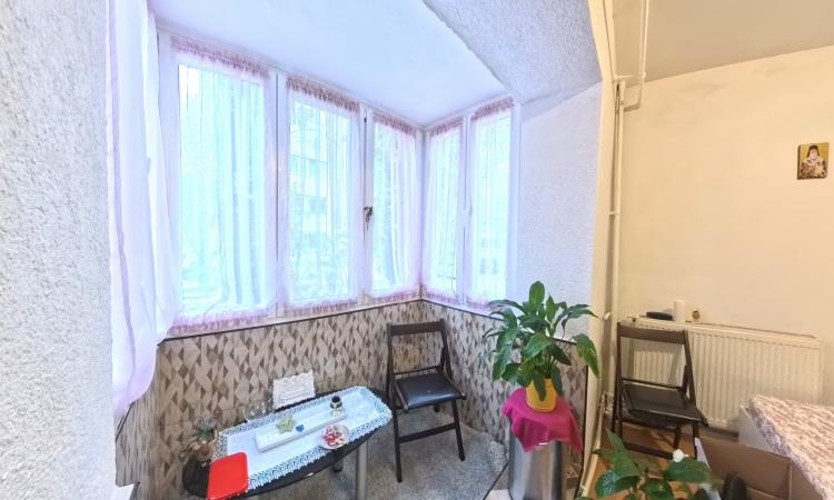 Apartament 3 camere - Piața Bobocica