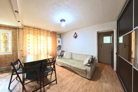 Apartament 3 camere - Piața Bobocica
