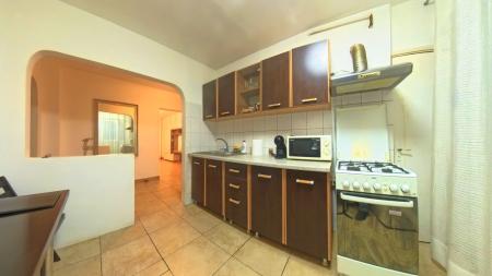 3 Camere, Birouri sau Locuinta, Camera de Comert, Disponibil si Nemobilat