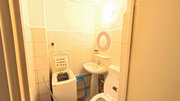 3 Camere, Birouri sau Locuinta, Camera de Comert, Disponibil si Nemobilat