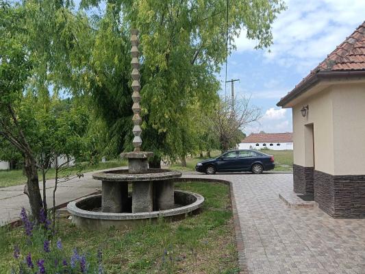 Ferma complet utilată – 30 ha teren comasat cu 11.500mp grajduri renovate Timiș – Comuna Biled