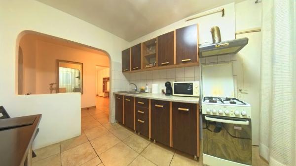 3 Camere, Birouri, Camera de Comert, Disponibil Nemobilat