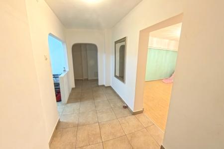 3 Camere, Birouri, Camera de Comert, Disponibil Nemobilat