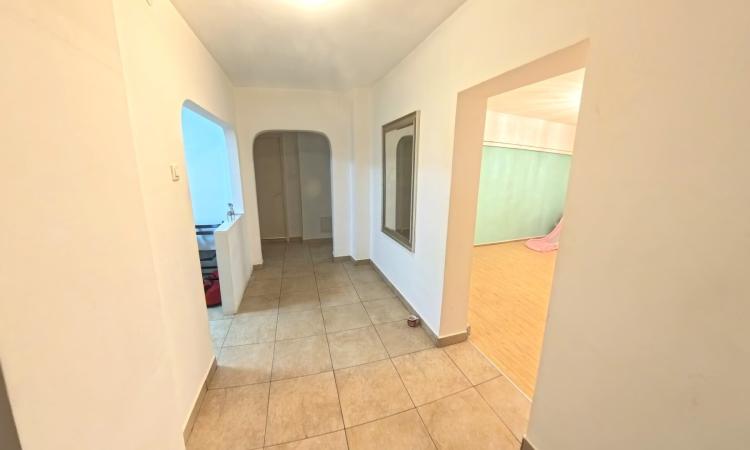 3 Camere, Birouri, Camera de Comert, Disponibil Nemobilat