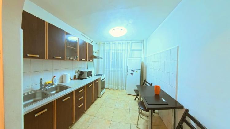 3 Camere, Birouri, Camera de Comert, Disponibil Nemobilat