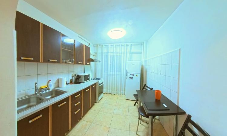 3 Camere, Birouri, Camera de Comert, Disponibil Nemobilat