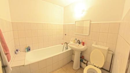 3 Camere, Birouri, Camera de Comert, Disponibil Nemobilat