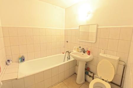 3 Camere, Birouri, Camera de Comert, Disponibil Nemobilat