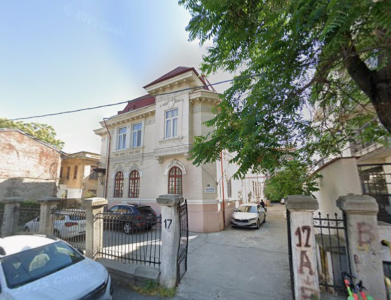Apartament Parter in Vila, 4 Camere, Birouri si Firme, B.dul Unirii