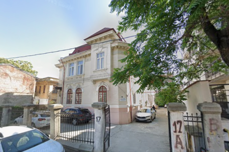 Apartament Parter in Vila, 4 Camere, Birouri si Firme, B.dul Unirii