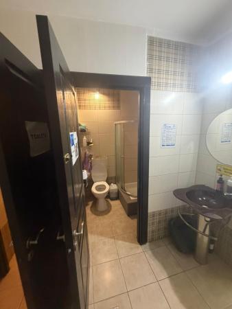 Apartament Parter in Vila, 4 Camere, Birouri si Firme, B.dul Unirii