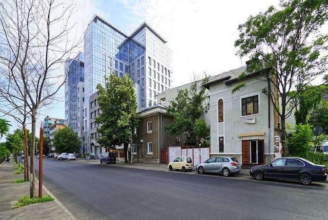 Vila Interbelica cu Etaj si Mansarda, Splaiul Unirii, Vanzare sau Chirie Parter
