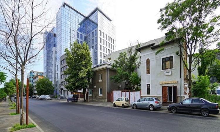 Vila Interbelica cu Etaj si Mansarda, Splaiul Unirii, Vanzare sau Chirie Parter