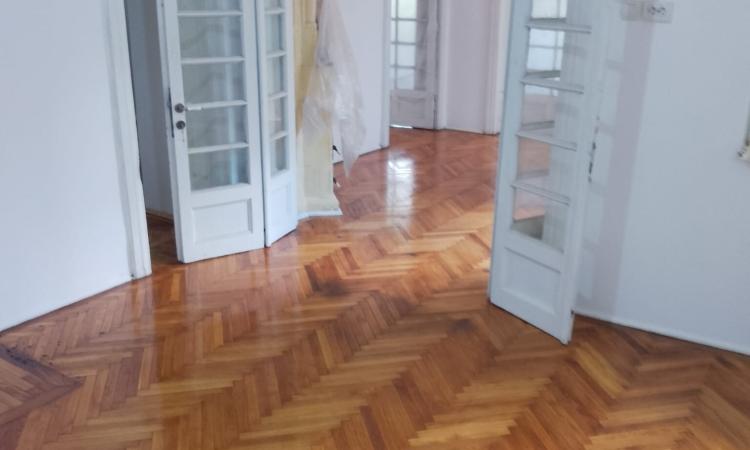 Vila Interbelica cu Etaj si Mansarda, Splaiul Unirii, Vanzare sau Chirie Parter