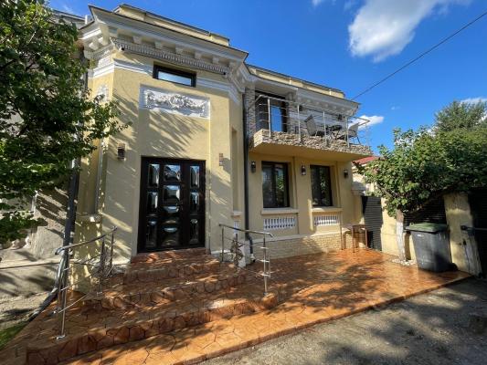 Casa Complet mobilata, ZonaTraian, Locuinta sau Birou, Curte Proprie mare