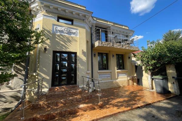 Casa Complet mobilata, ZonaTraian, Locuinta sau Birou, Curte Proprie mare