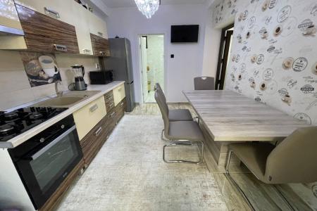 Casa Complet mobilata, ZonaTraian, Locuinta sau Birou, Curte Proprie mare
