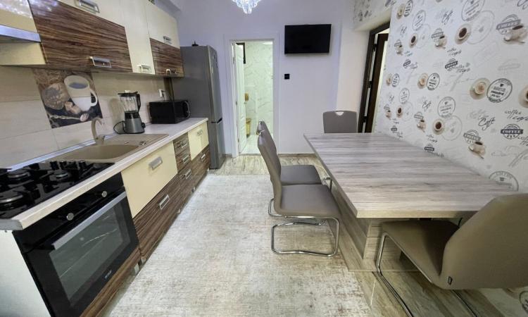Casa Complet mobilata, ZonaTraian, Locuinta sau Birou, Curte Proprie mare