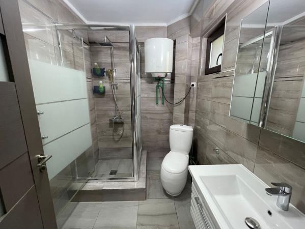 Casa Complet mobilata, ZonaTraian, Locuinta sau Birou, Curte Proprie mare