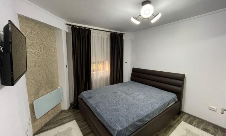 Casa Complet mobilata, ZonaTraian, Locuinta sau Birou, Curte Proprie mare