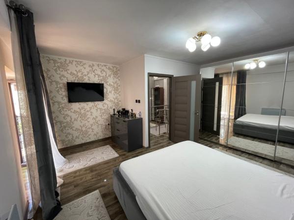 Casa Complet mobilata, ZonaTraian, Locuinta sau Birou, Curte Proprie mare