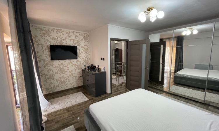 Casa Complet mobilata, ZonaTraian, Locuinta sau Birou, Curte Proprie mare
