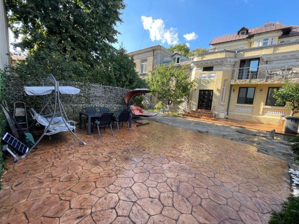 Casa Complet mobilata, ZonaTraian, Locuinta sau Birou, Curte Proprie mare