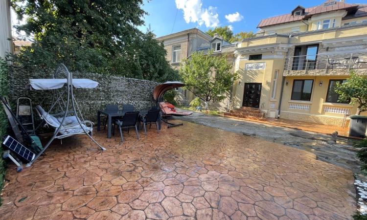 Casa Complet mobilata, ZonaTraian, Locuinta sau Birou, Curte Proprie mare