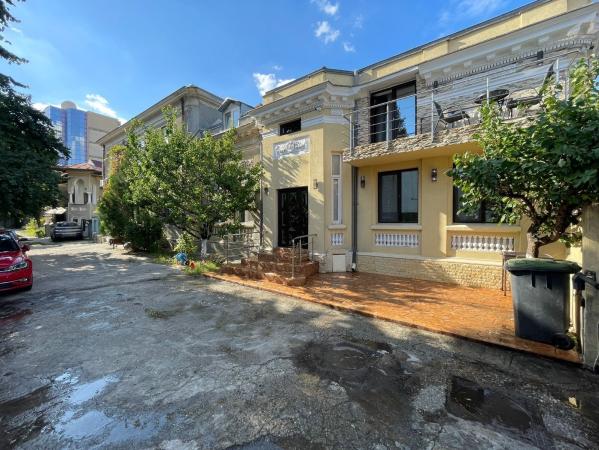Casa Complet mobilata, ZonaTraian, Locuinta sau Birou, Curte Proprie mare
