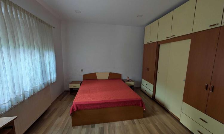 Vila curte proprie, Alba Iulia, 7 Camere, Mobilata