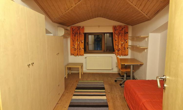 Vila curte proprie, Alba Iulia, 7 Camere, Mobilata
