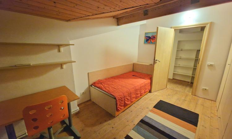 Vila curte proprie, Alba Iulia, 7 Camere, Mobilata