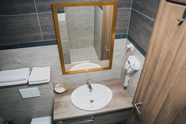 Hotel 3★ de vânzare sau inchiriat – Oradea | Complex hotelier complet
