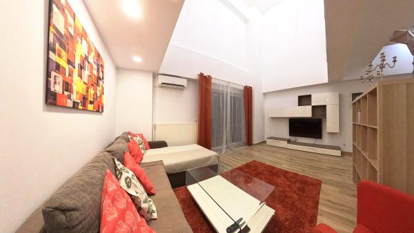 Inchiriere Apartament Penthouse luminos si spatios - Parcul Carol