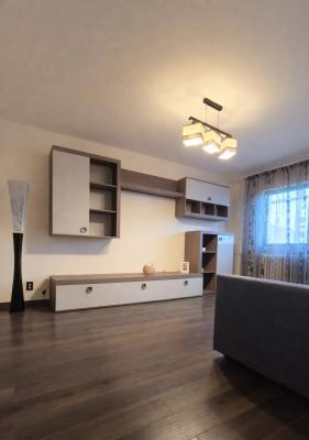 Vanzare apartament 3 camere Tineretului, vis-a vis de parc, renovat, 2 bai