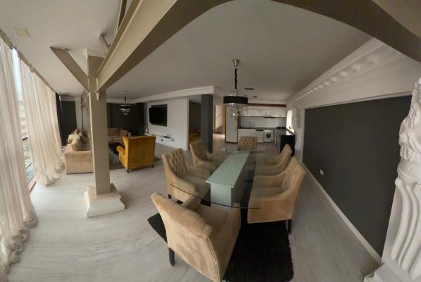 Herăstrău Triplex cu lift în interiorul apartamentului