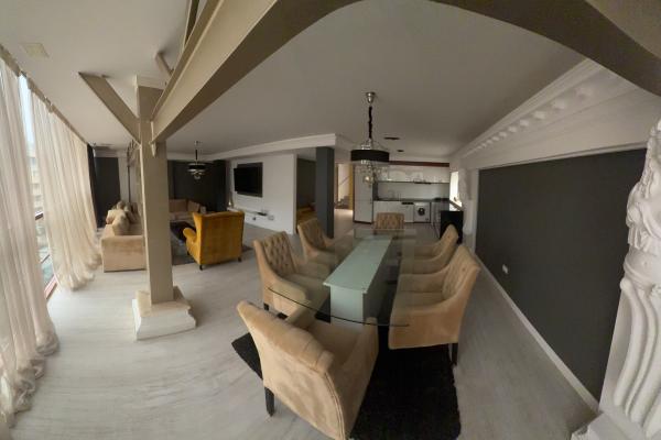 Herăstrău Triplex cu lift în interiorul apartamentului