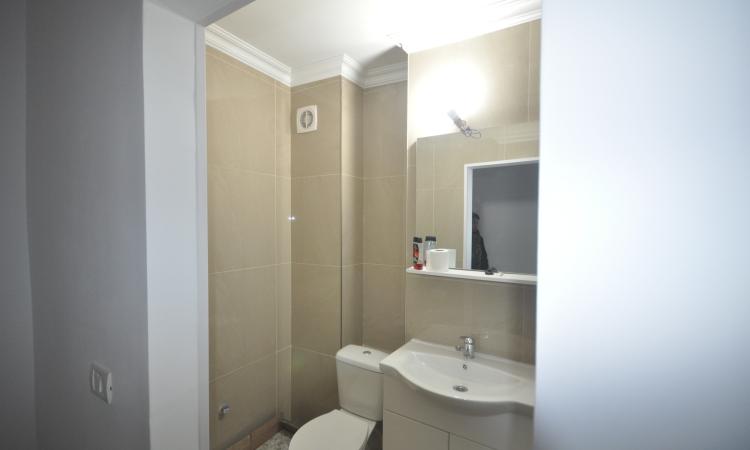 Decomandat, renovat complet, 52mp, Dambovila