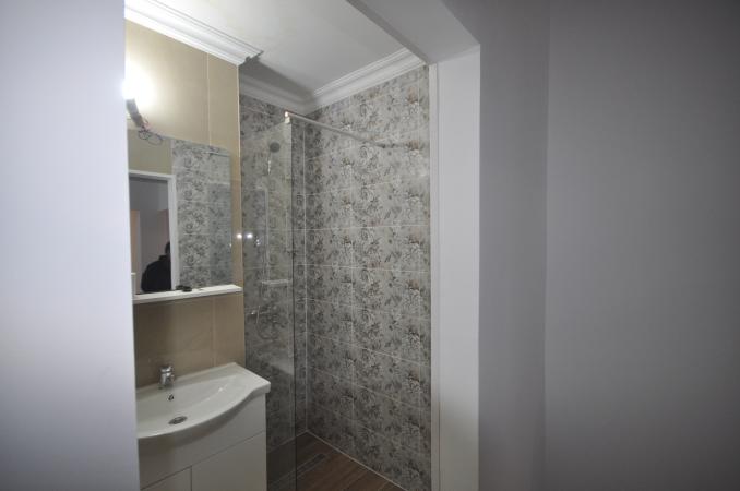 Decomandat, renovat complet, 52mp, Dambovila