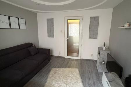 2 camere decomandat, etaj 2, zona Modern