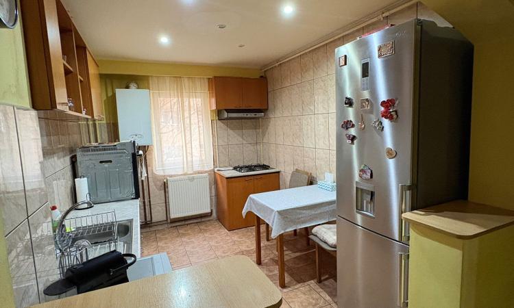 2 camere decomandat, etaj 2, zona Modern