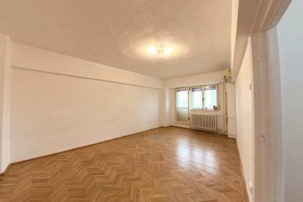 4 Camere - Nemobilat - Catedrala Nationala
