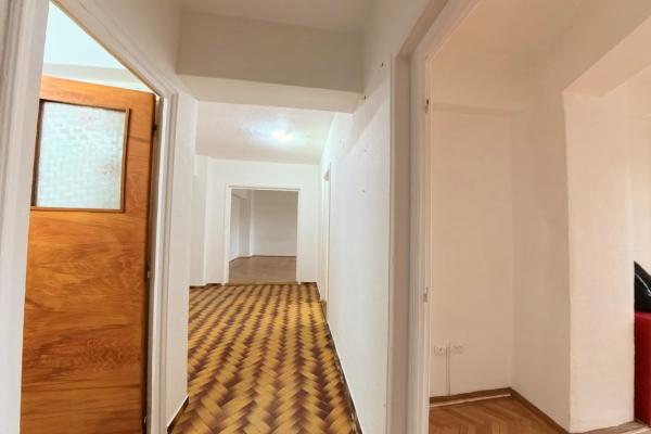 4 Camere - Nemobilat - Catedrala Nationala