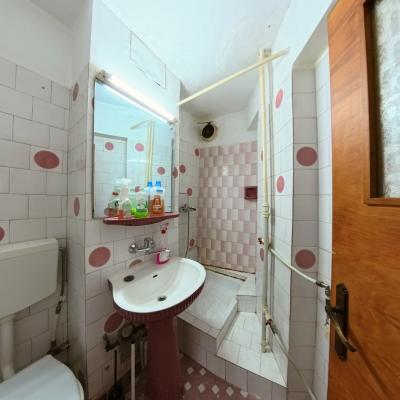 4 Camere - Nemobilat - Catedrala Nationala