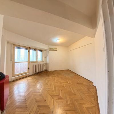 4 Camere - Nemobilat - Catedrala Nationala