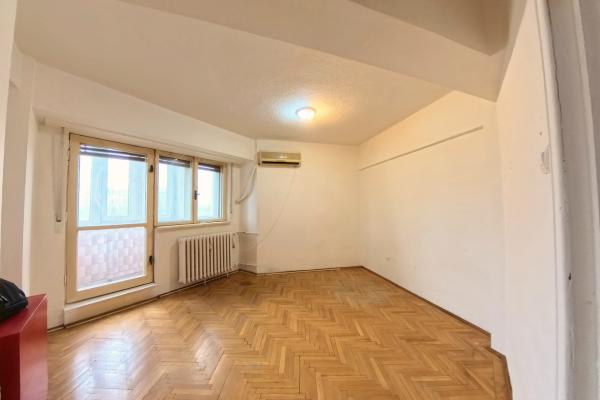 4 Camere - Nemobilat - Catedrala Nationala