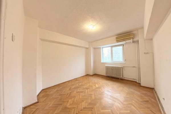 4 Camere - Nemobilat - Catedrala Nationala