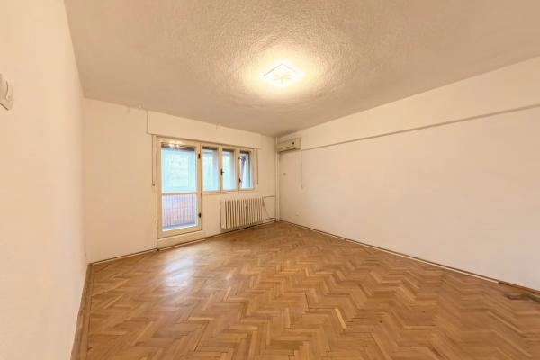 4 Camere - Nemobilat - Catedrala Nationala