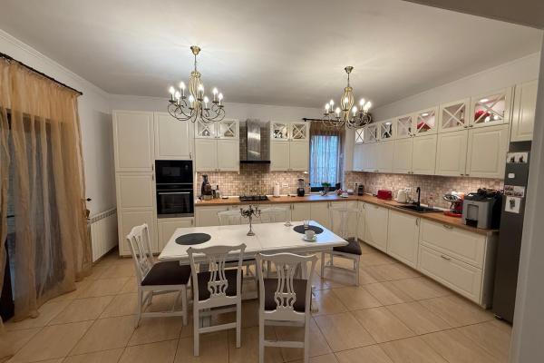 Vila Pipera, 6 camere