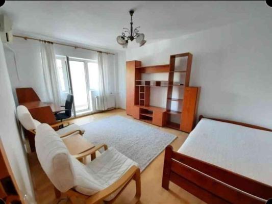Vanzare Apartament 2 camere, et. 1, Tineretului